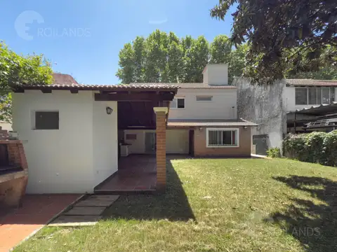 VENTA CASA 7 AMBIENTES DOS COCHERAS PARQUE Y PARRILLA VILLA ADELINA