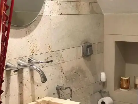 Casa 6 ambientes con 4 baños