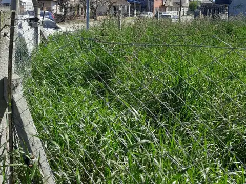 Venta terreno en Estado de Israel y 25 de Mayo