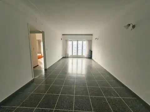 Departamento de tres ambientes con dependencia en alquiler 24 meses