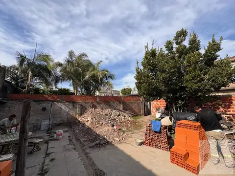 Terreno interno sobre Arturo Illia