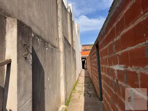 Terreno interno sobre Arturo Illia