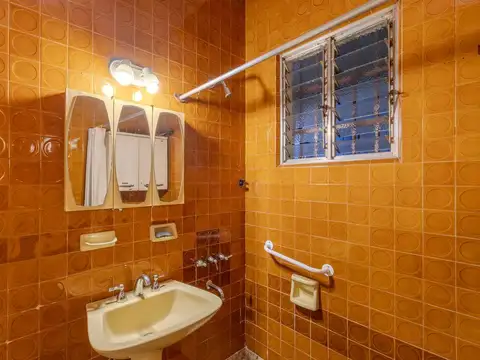 Depto Tipo Casa en Venta 70 años