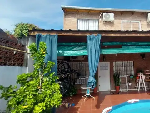 Casa 4 ambientes con 2 baños