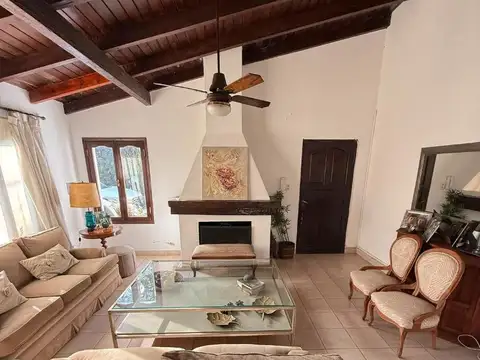 Casa en Alquiler de 4 dormitorios