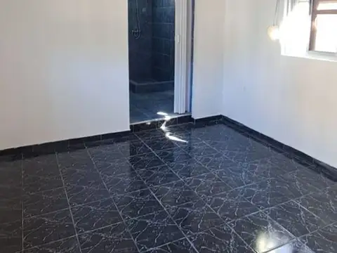 Casa en Alquiler con 1 cochera