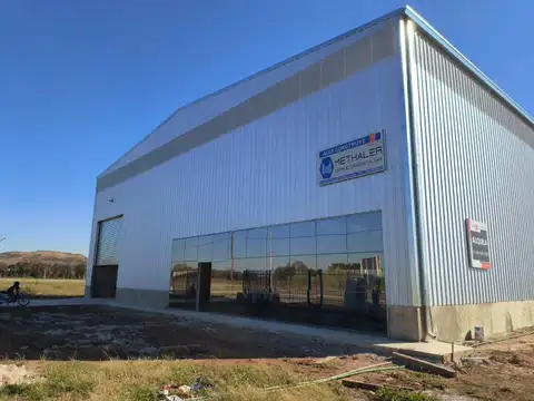 GALPON  2700 m2  CUBIERTOS en ALQUILER