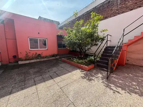 DOS CASA S/LOTE DE 237 M2 V. ALSINA VENTA
