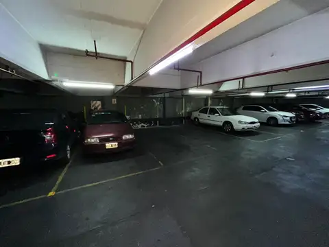 Cochera en venta o alquiler Arenales 2800