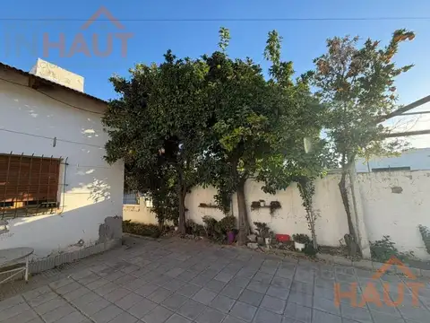 Casa en venta en Allen en esquina Tucuman y Misiones 496