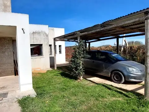 Casa 2 ambientes con 1 baño