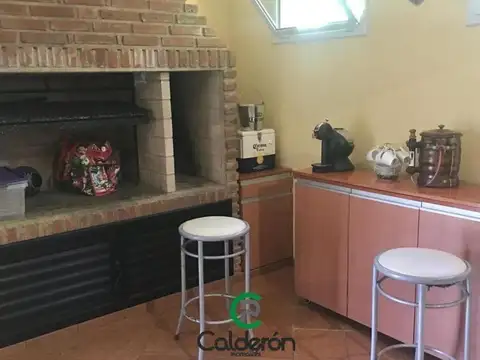 Quinta en Venta con 2 cocheras