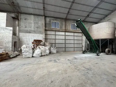 Galpon en Venta 27  mts Frente