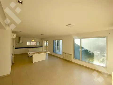 Casa en Venta en Plottier, USD 275.000