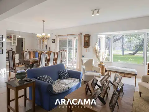 Casa en Venta con 1 cochera