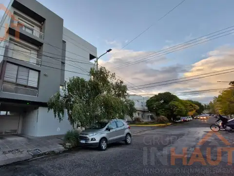 Cochera en Área Centro Oeste