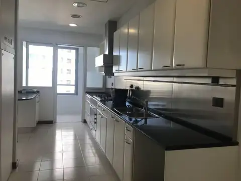 Departamento en Venta con 3 cocheras