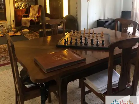 Casa en venta c/ cochera en Banfield