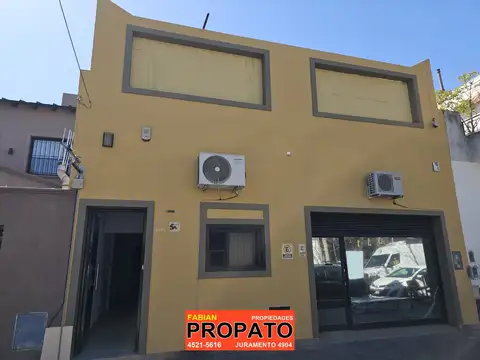 Casa en 2 plantas para refaccionar sobre lote propio de 8,66 x 20mts, 3 baños, gran terraza 
