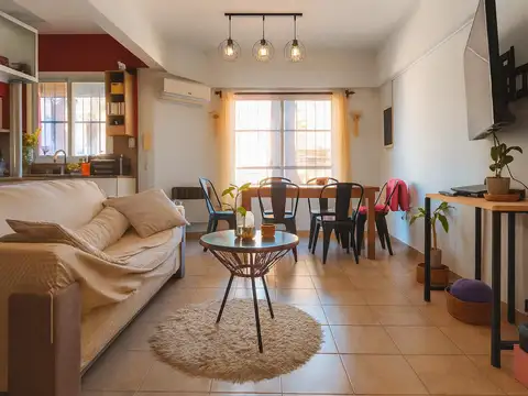 Venta Casa tipo duplex 3 amb con cochera parrilla en Villa Urquiza