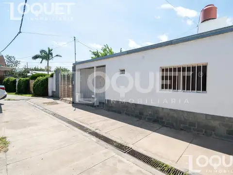 Casa en Alquiler con 2 cocheras