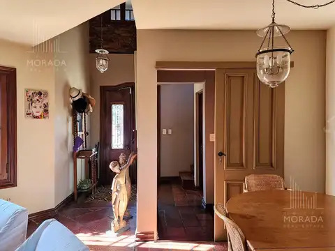 Casa en Venta con 3 cocheras