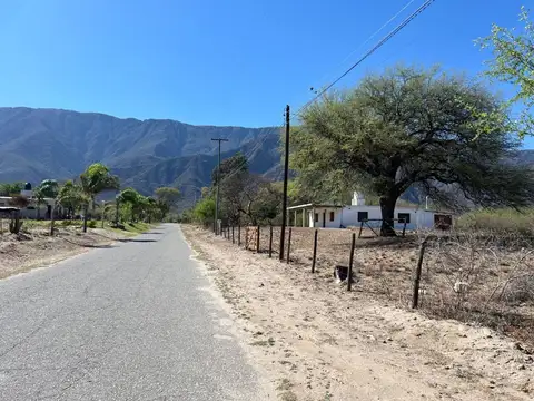 SE VENDE CASA MÁS  2HA FINANCIADO CON ENTREGA