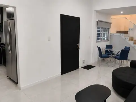 Depto Tipo Casa 3 ambientes con 2 baños