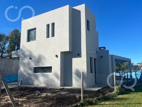 Casa 5 ambientes con 3 baños
