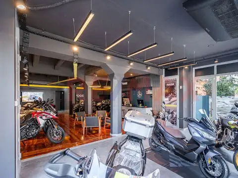 Avenida Alicia Moreau de Justo 700