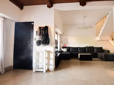 Casa 6 ambientes con 3 baños