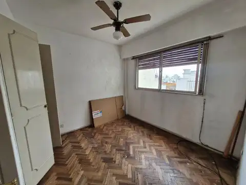 2 Ambientes 40 m2. sobre Av. Cordoba