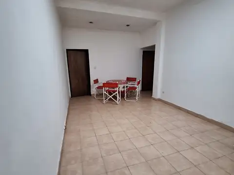 Depto Tipo Casa en Alquiler de 3 ambientes