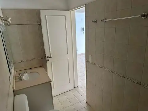 Casa 2 ambientes con 1 baño