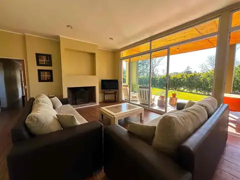 VENTA CASA 4 AMB. LUJÁN DEL SOL - AMOBLADA