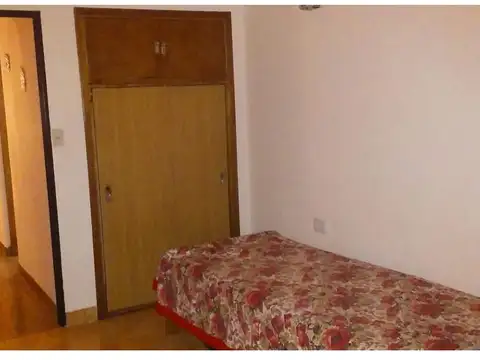 Depto Tipo Casa 4 ambientes con 2 baños