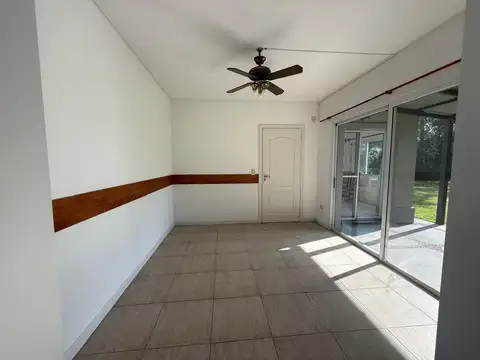 Casa en Alquiler de 4 dormitorios