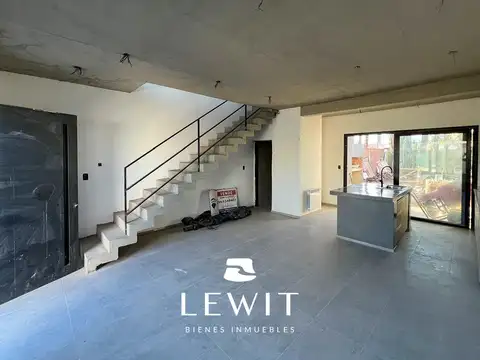Depto Tipo Casa 3 ambientes con 2 baños
