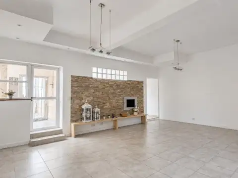 Depto Tipo Casa en Venta en Villa del Parque, USD 208.000