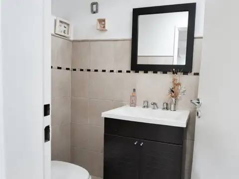 Depto Tipo Casa 4 ambientes con 2 baños