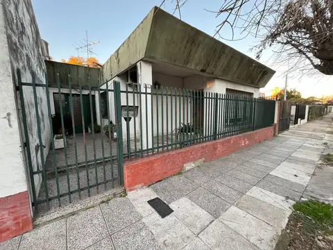 Casa 4 ambientes con 1 baño