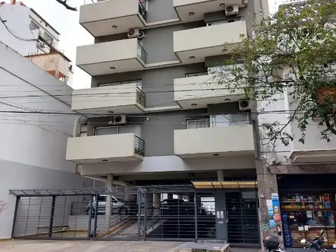 A METROS DE LA ESTACION FLORIDA MITRE 2 AMBIENTES MUY LUMINOSO CON DOS BALCONES