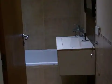 Departamento en Alquiler en Florida Mitre/Este, $ 850.000