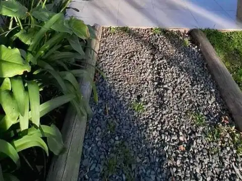 Casa en Alquiler con 1 cochera