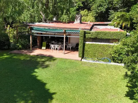 Casa 5 ambientes con 2 baños