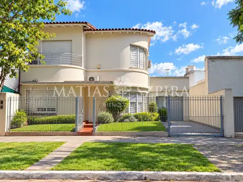 CASA 4 AMBIENTES CON DEPENDENCIA