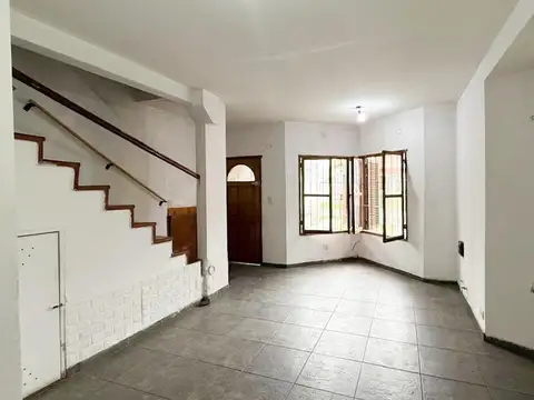 Depto Tipo Casa en Alquiler de 3 ambientes