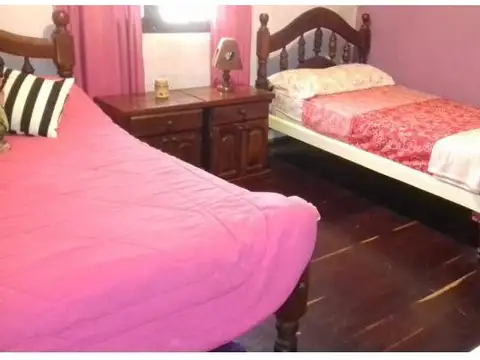 Casa en Venta con 3 cocheras