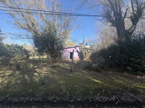 ROLDAN - CASA EN VENTA -ESQUINA RESIDENCIAL CON CASA A RECICLAR - 2500m2