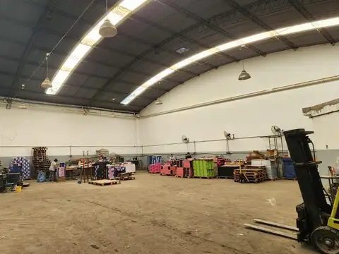 Galpón Parabólico 420 m² c/ baño y vestuario - ALQUILADO (IDEAL INVERSOR) - Villa Luzuriaga